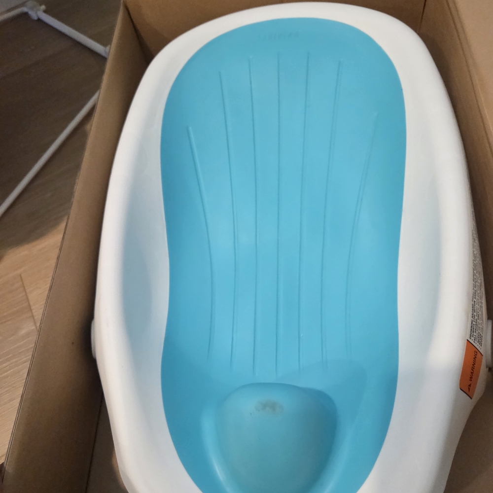 Infant Bath Tub in Blue and White